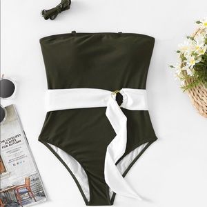 🍂🍂Hunter green one piece swimsuit🍁🍁